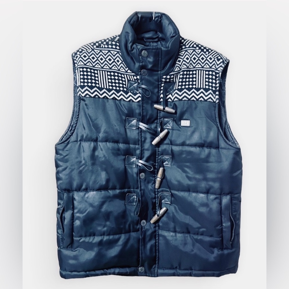 Rocksmith Men’s Cream and Black Quilted Vest with Geometric Pattern